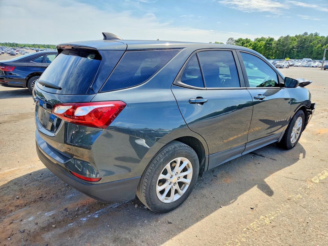 2020 Chevrolet Equinox Ls - Фото 3