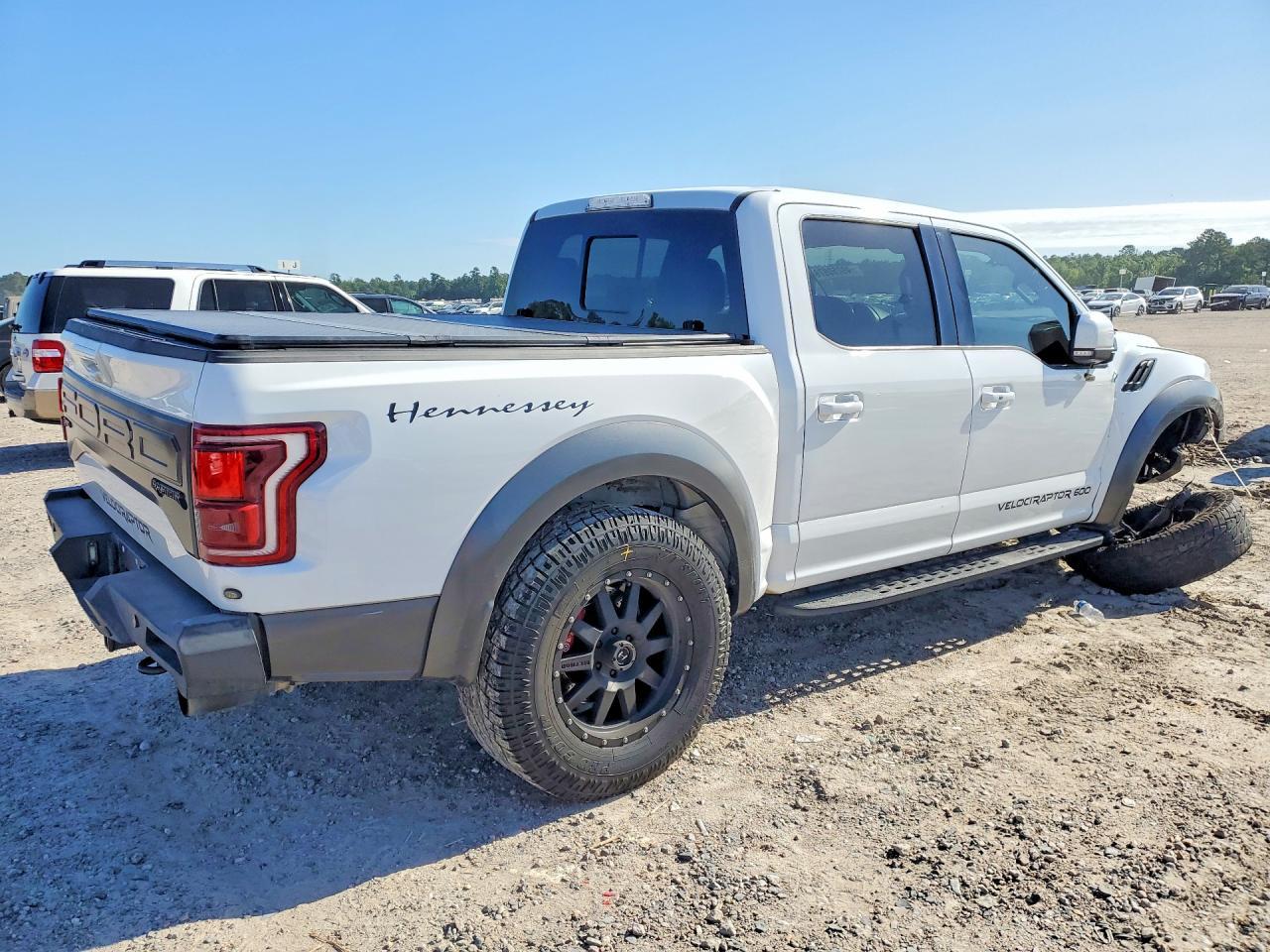 2018 Ford F150 Raptor - Фото 3