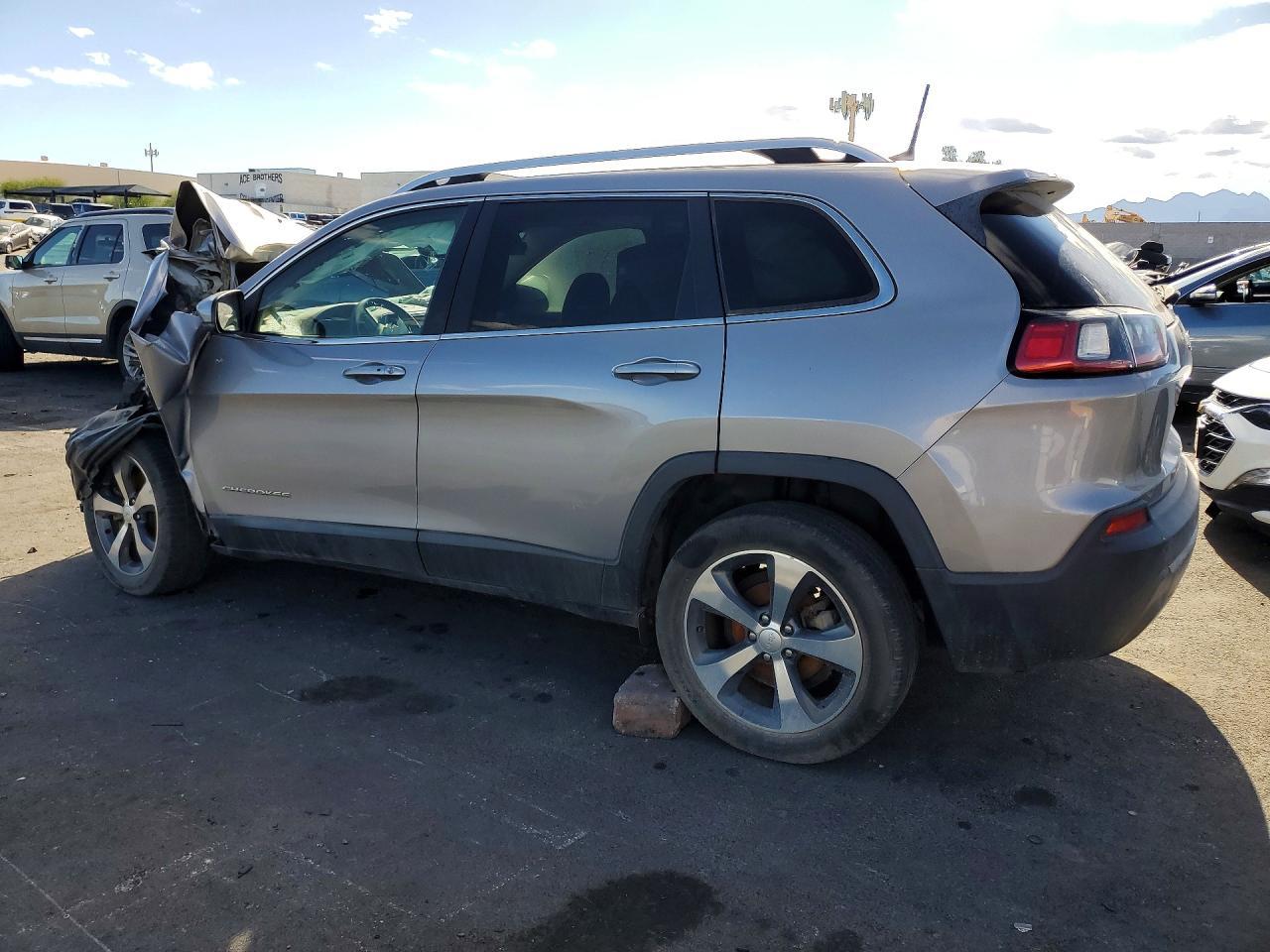 2020 Jeep Cherokee Limited - Image 2