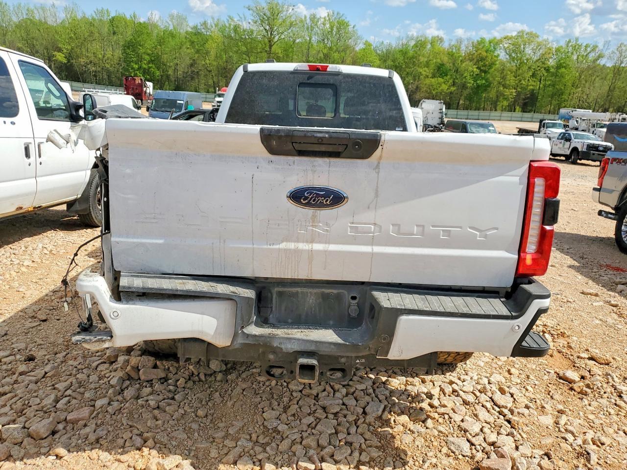 2024 Ford F350 Super Duty - Фото 6