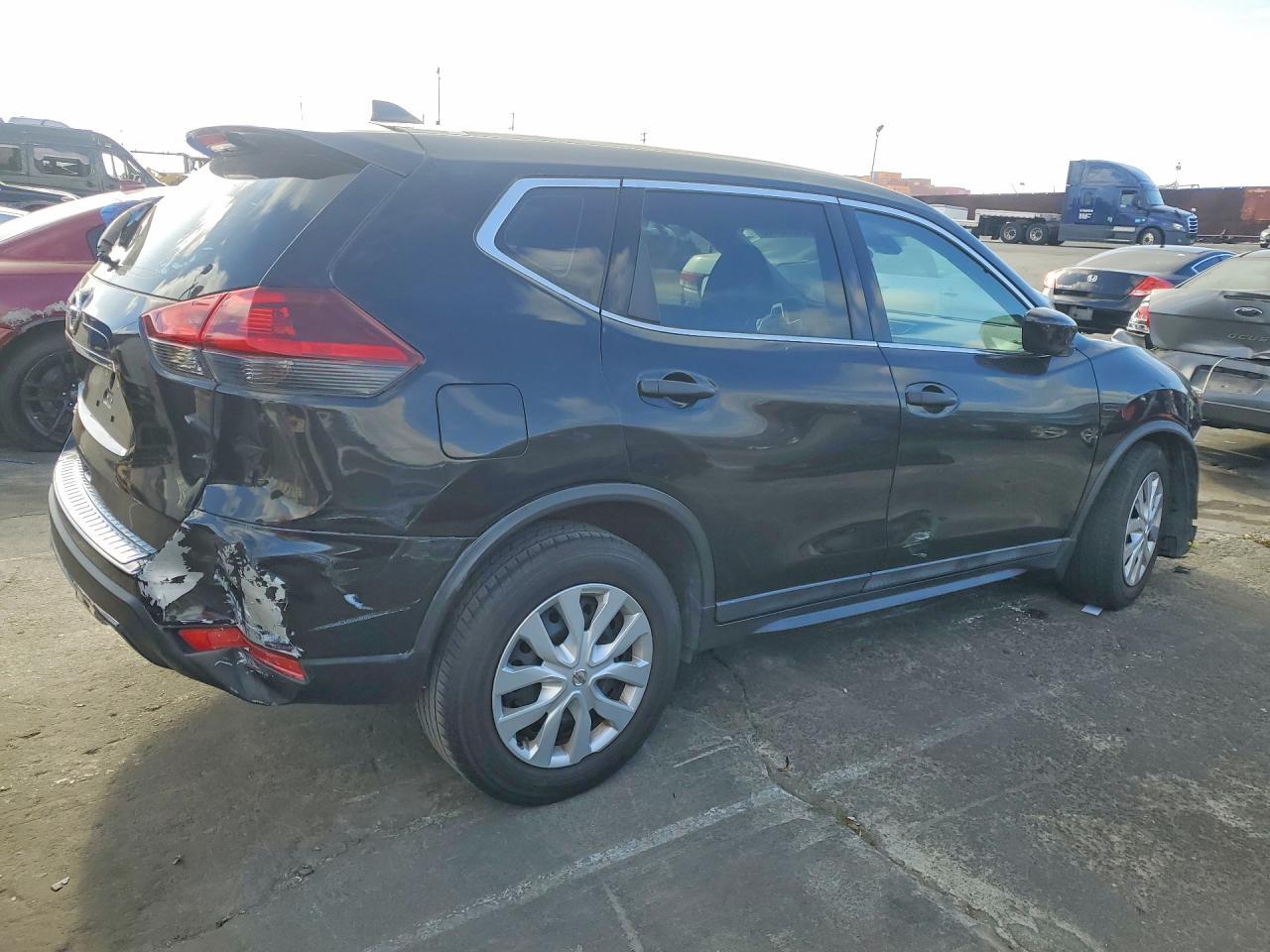 2019 Nissan Rogue S - Image 3