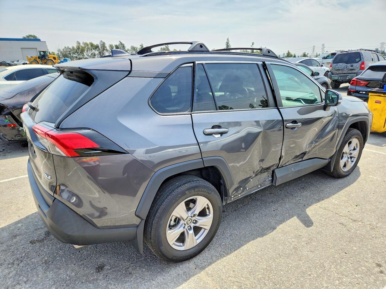 2023 Toyota Rav4 Xle - Фото 3