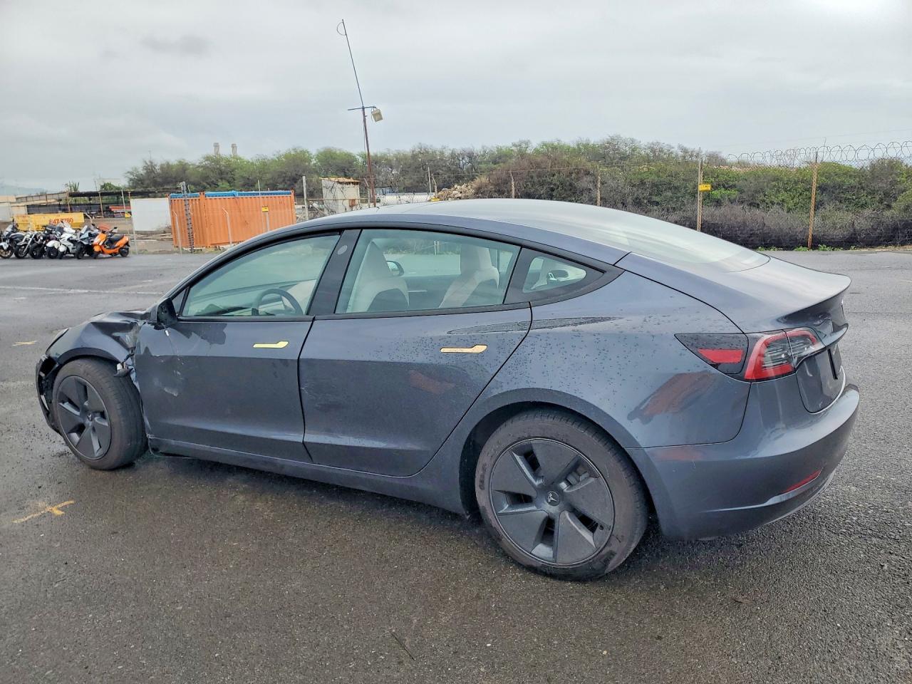 2023 Tesla Model 3 - Фото 2