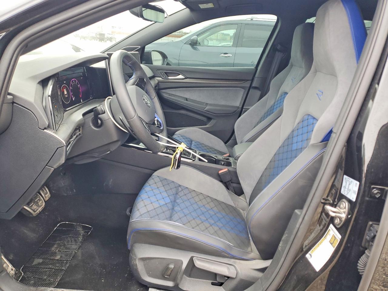 2025 Volkswagen Golf R Black Edition - Image 7