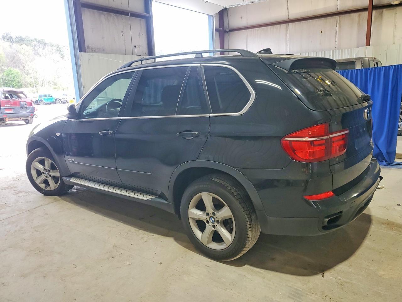 2013 BMW X5 xDrive50I - Image 2