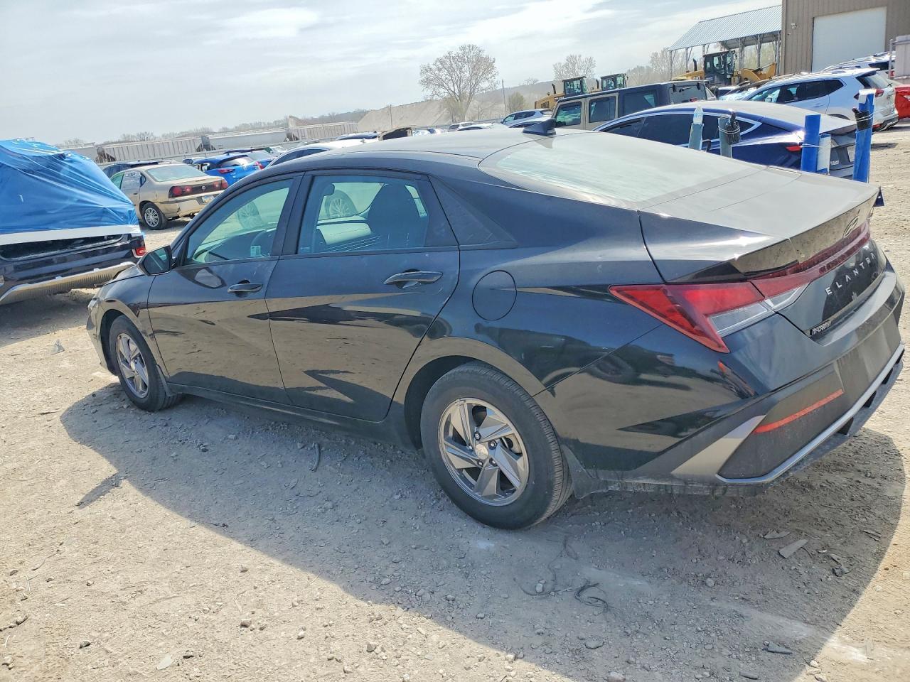 2024 Hyundai Elantra Se - Фото 2