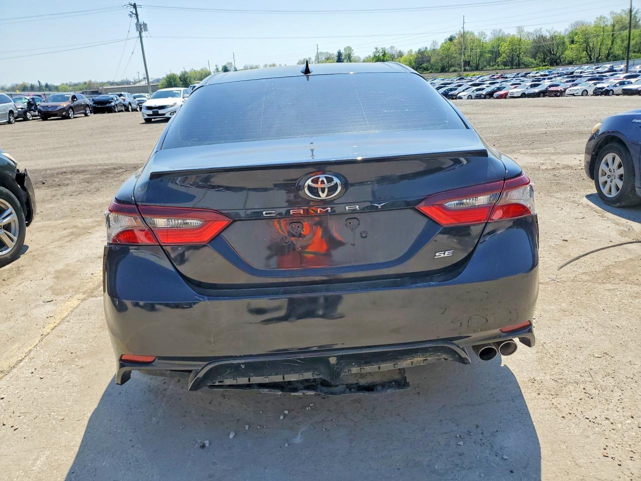 2021 Toyota Camry Se - Фото 6