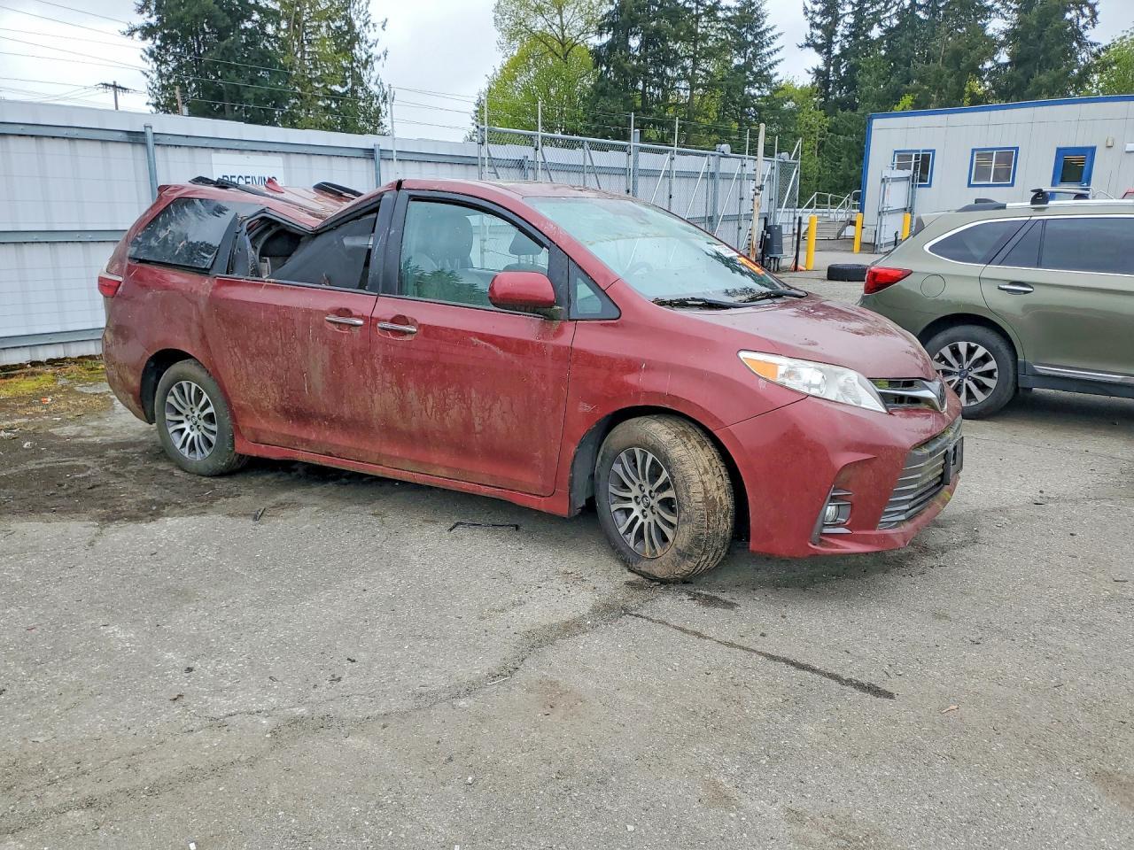 2019 Toyota Sienna Xle 8-Passenger - Фото 4