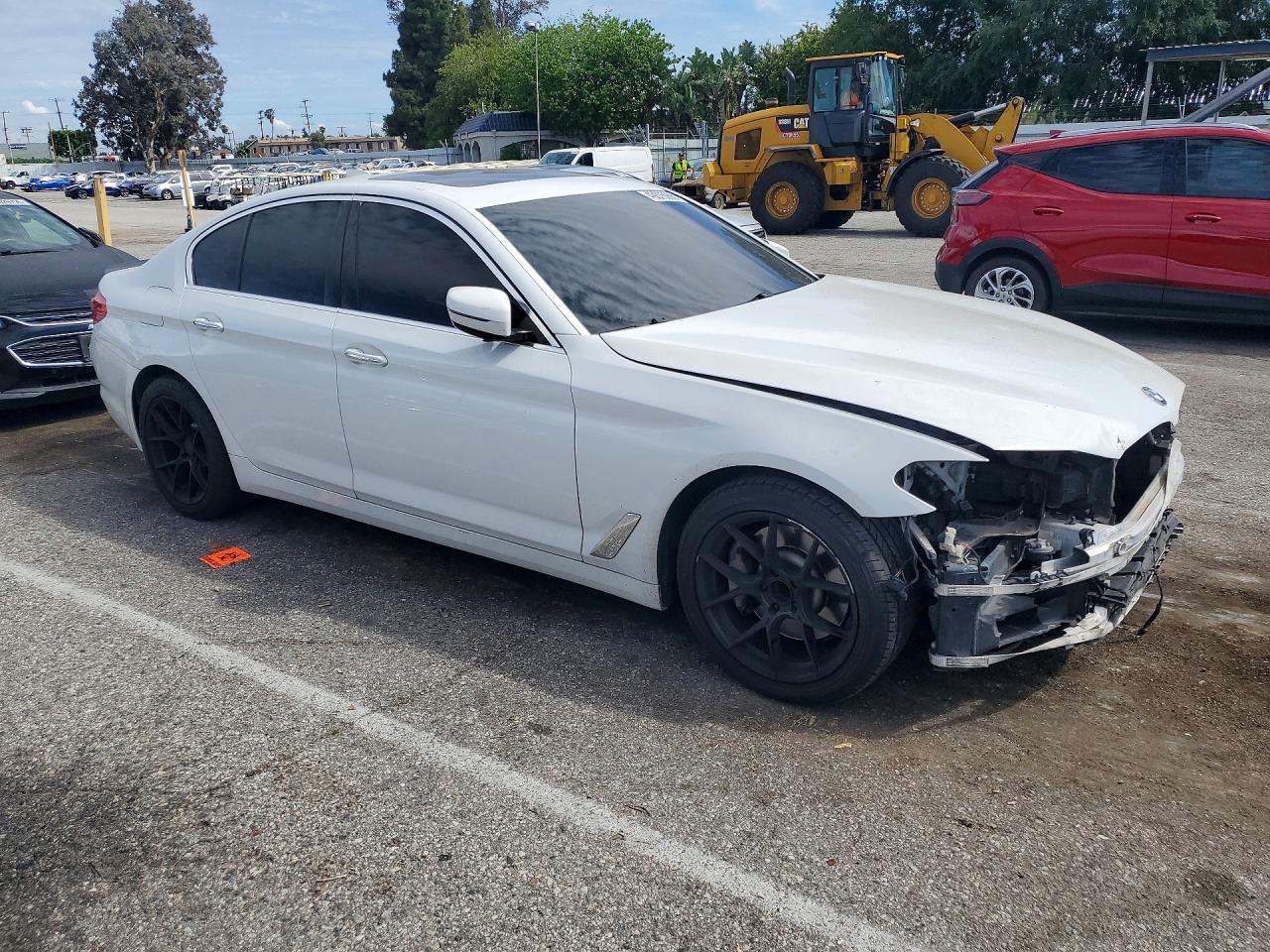 2018 BMW 530 I - Image 4