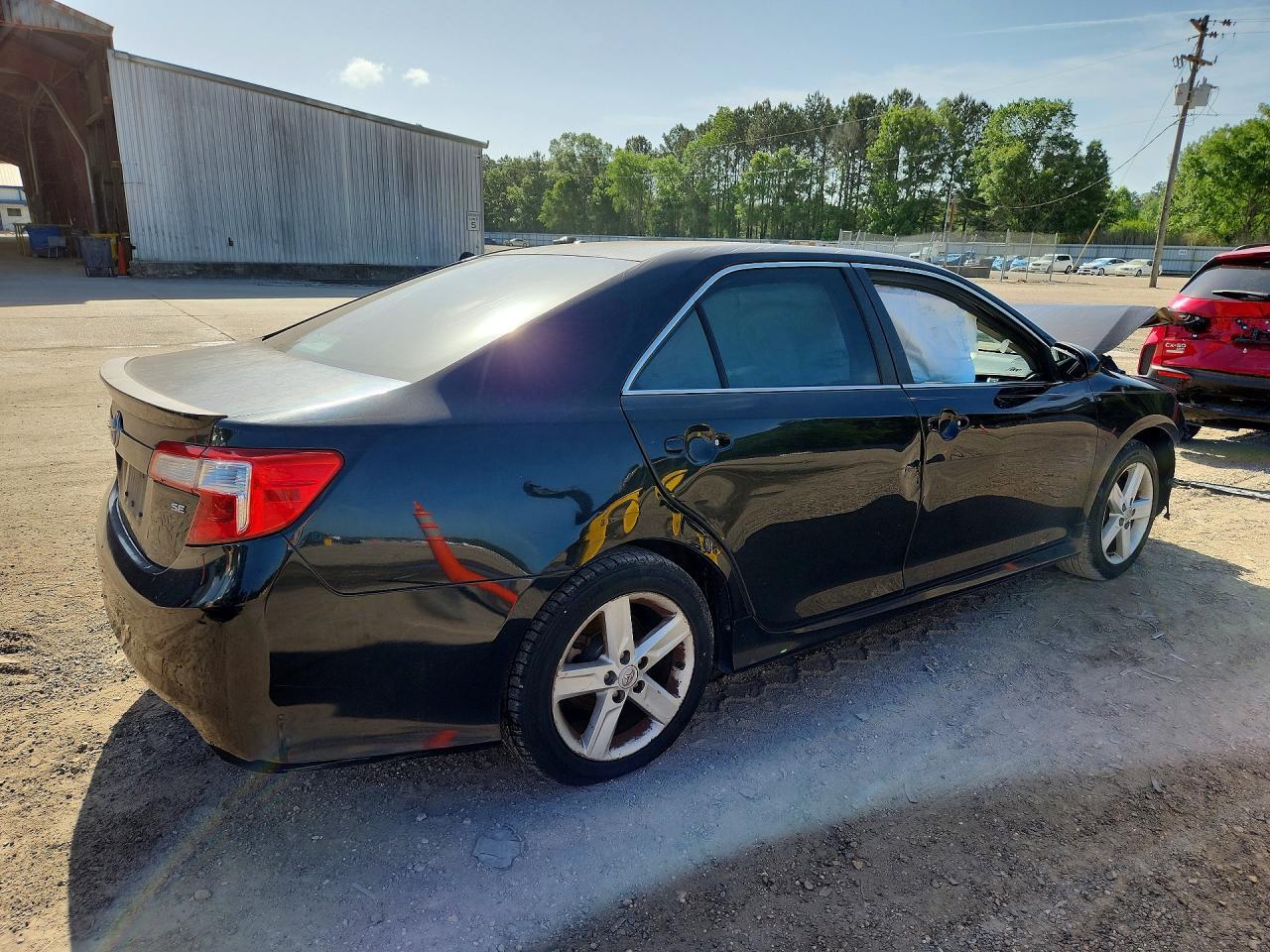 2012 Toyota Camry Se - Фото 3