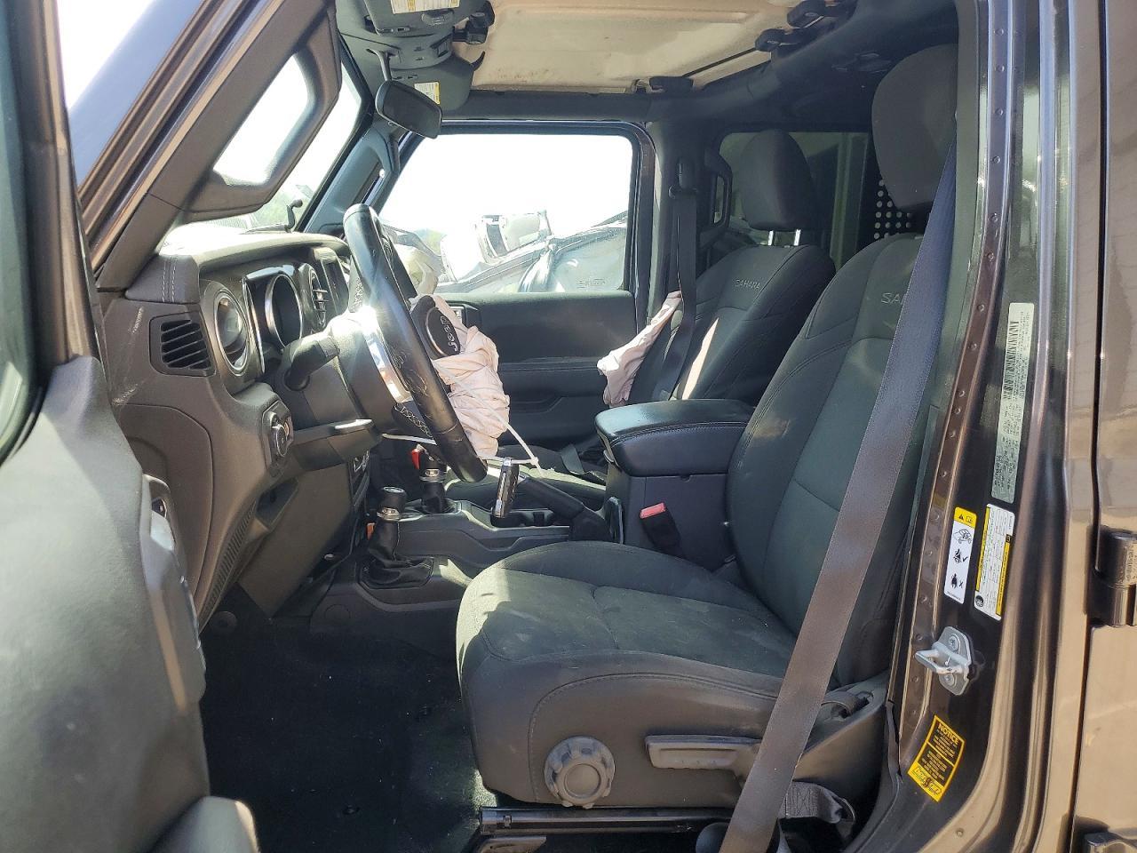 2018 Jeep Wrangler Unlimited Sahara - Image 7