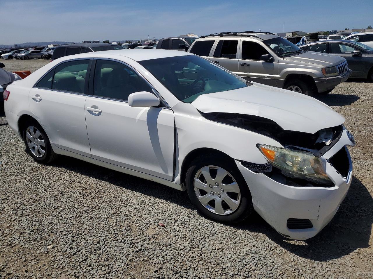 2011 Toyota Camry - Фото 4