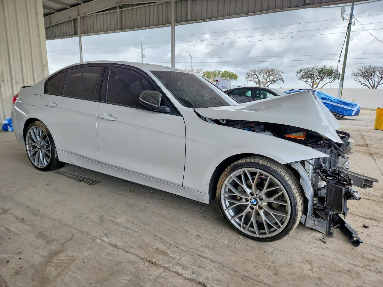 2016 BMW 328 I Sulev - Image 4