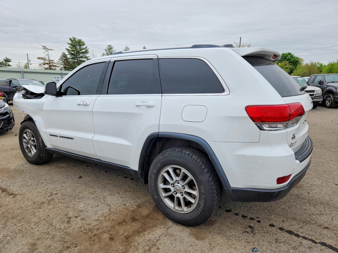 2018 Jeep Grand Cherokee Laredo - Image 2