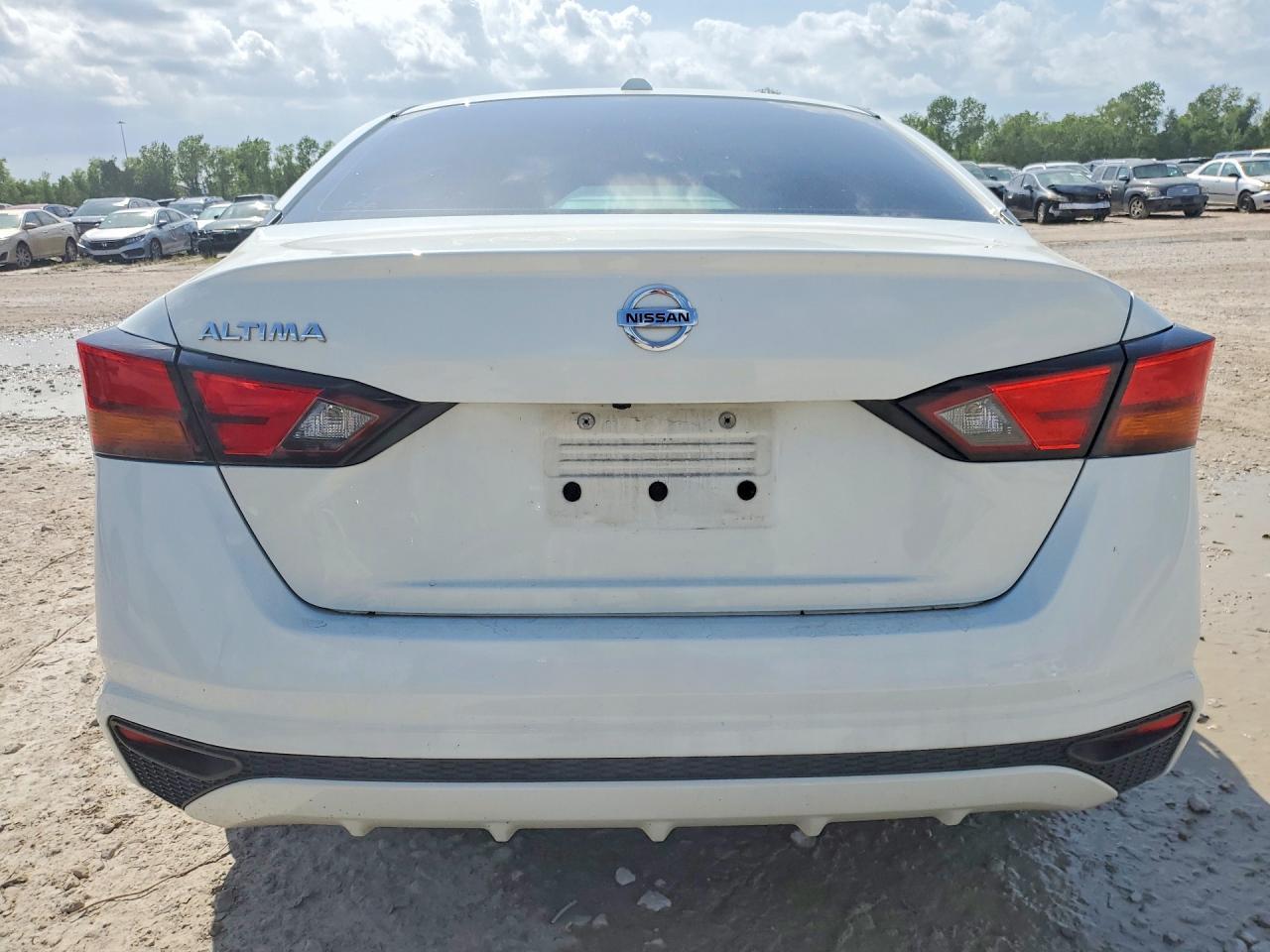 2019 Nissan Altima S - Фото 6