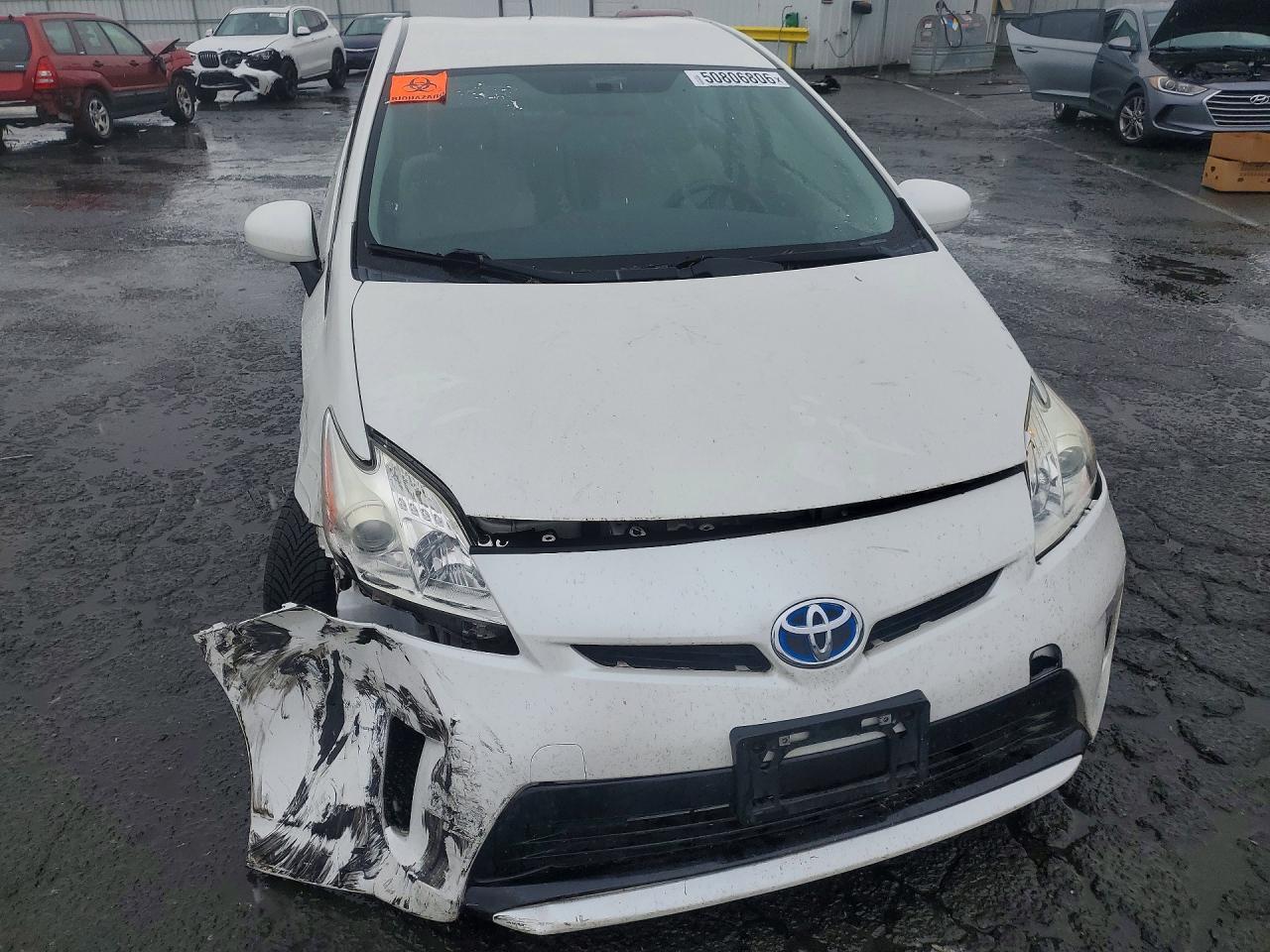 2015 Toyota Prius Two - Image 5