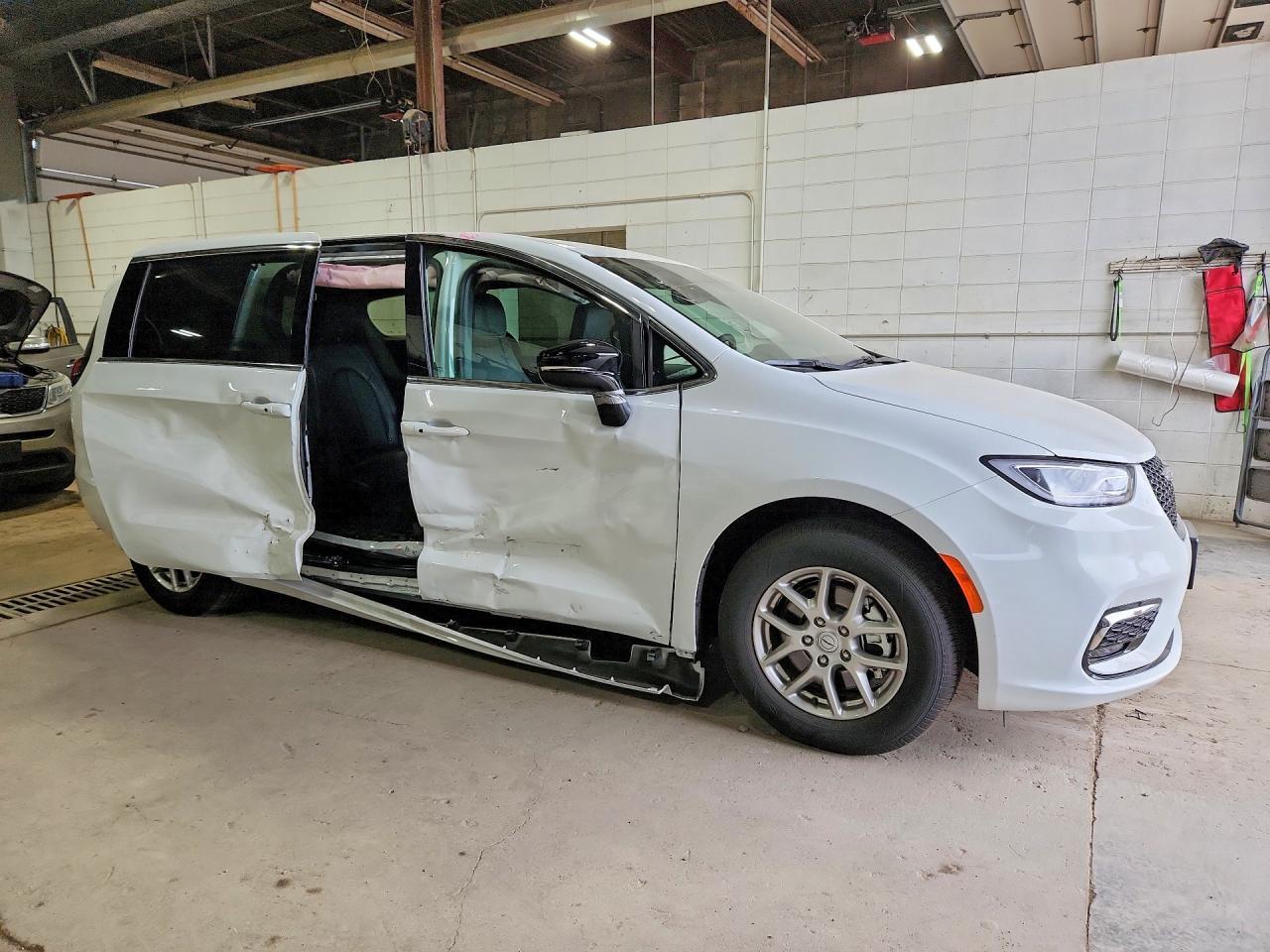 2026 Chrysler Pacifica Select - Фото 4
