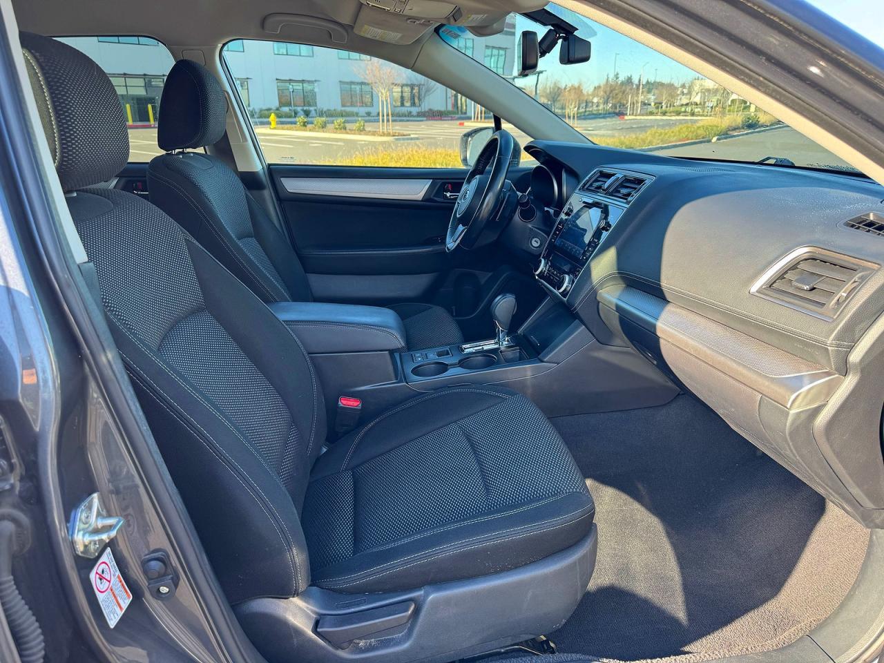 2018 Subaru Outback 2.5I Premium - Image 5