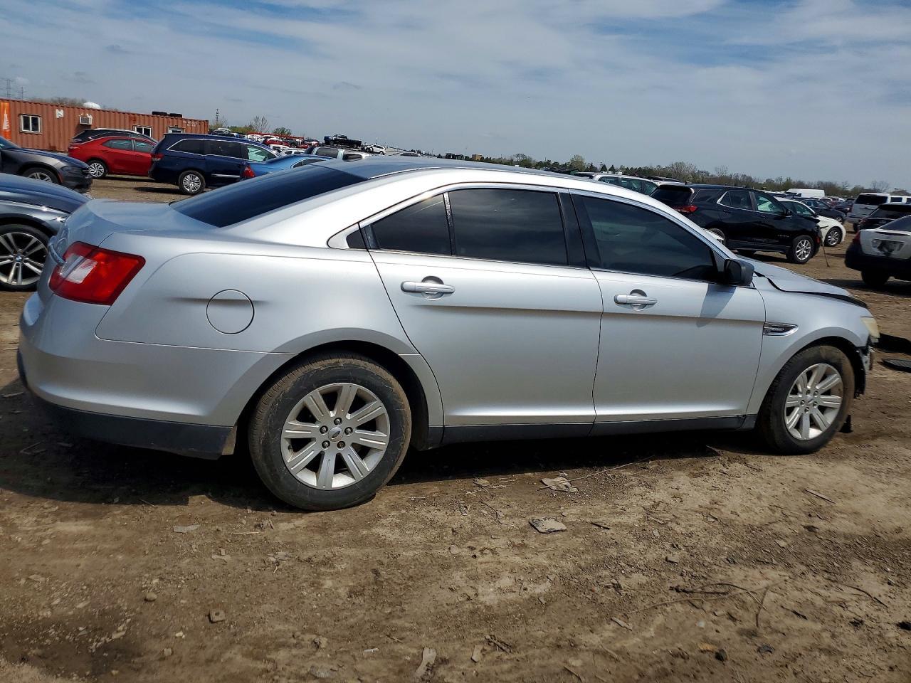 2010 Ford Taurus Se - Image 3
