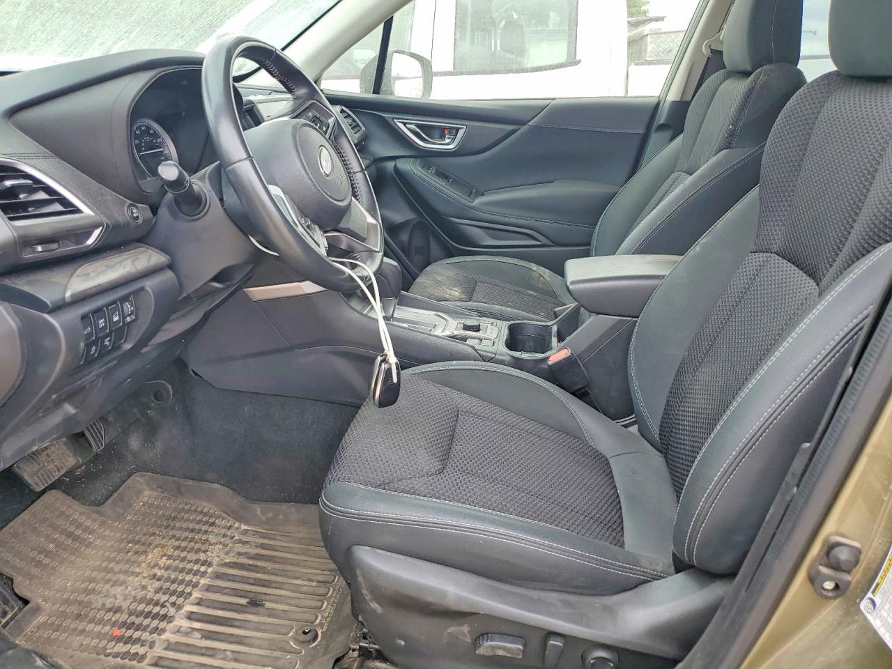2023 Subaru Forester Premium - Image 7