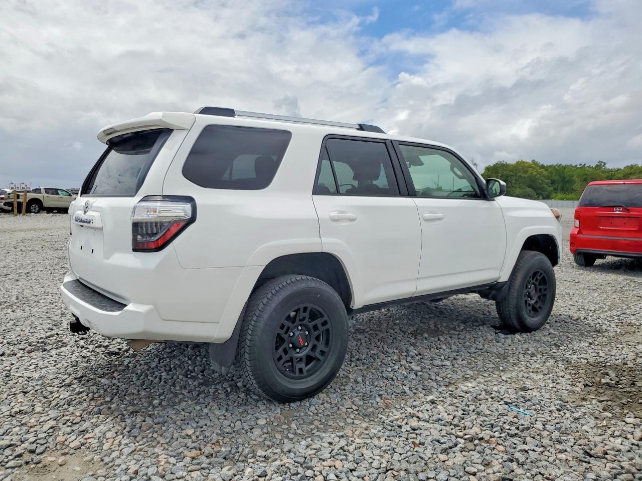 2024 Toyota 4Runner Sr5 - Image 3