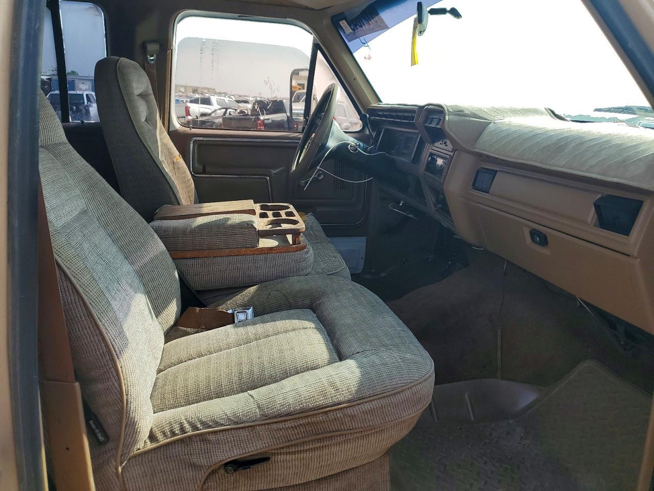 1986 Ford F350 - Фото 5