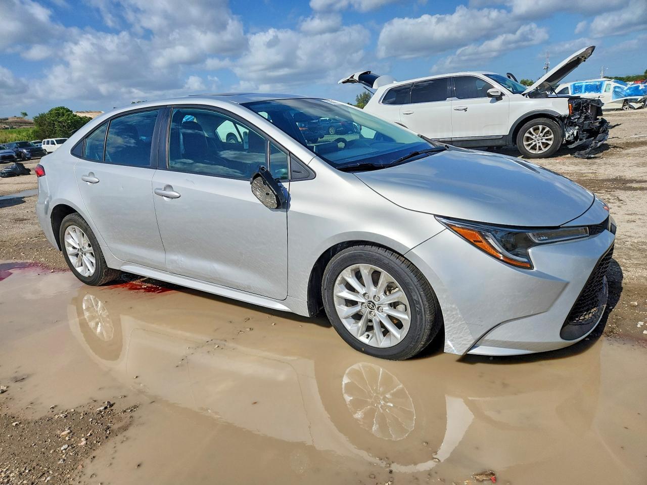 2020 Toyota Corolla Le - Image 4
