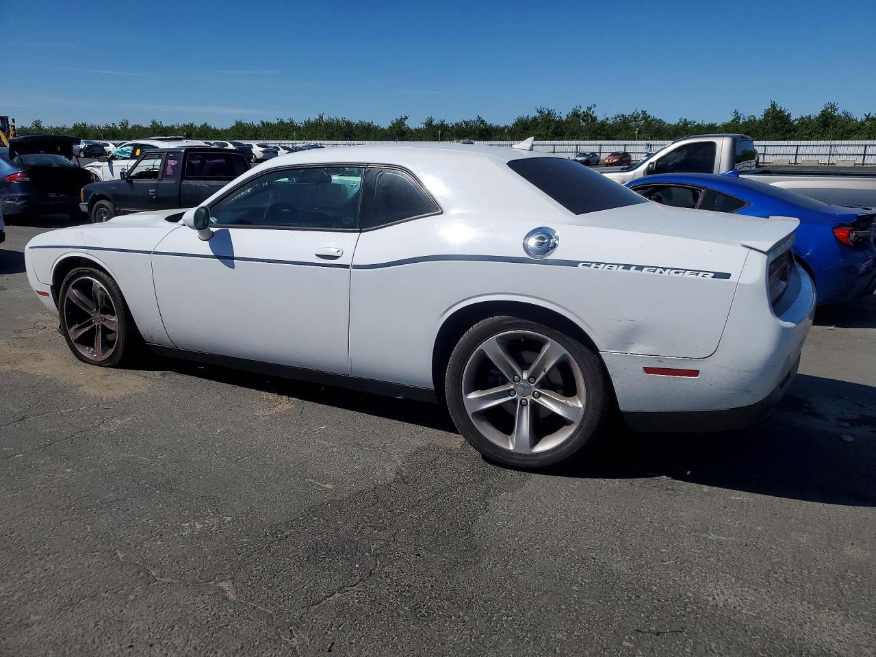 2016 Dodge Challenger Sxt - Image 2