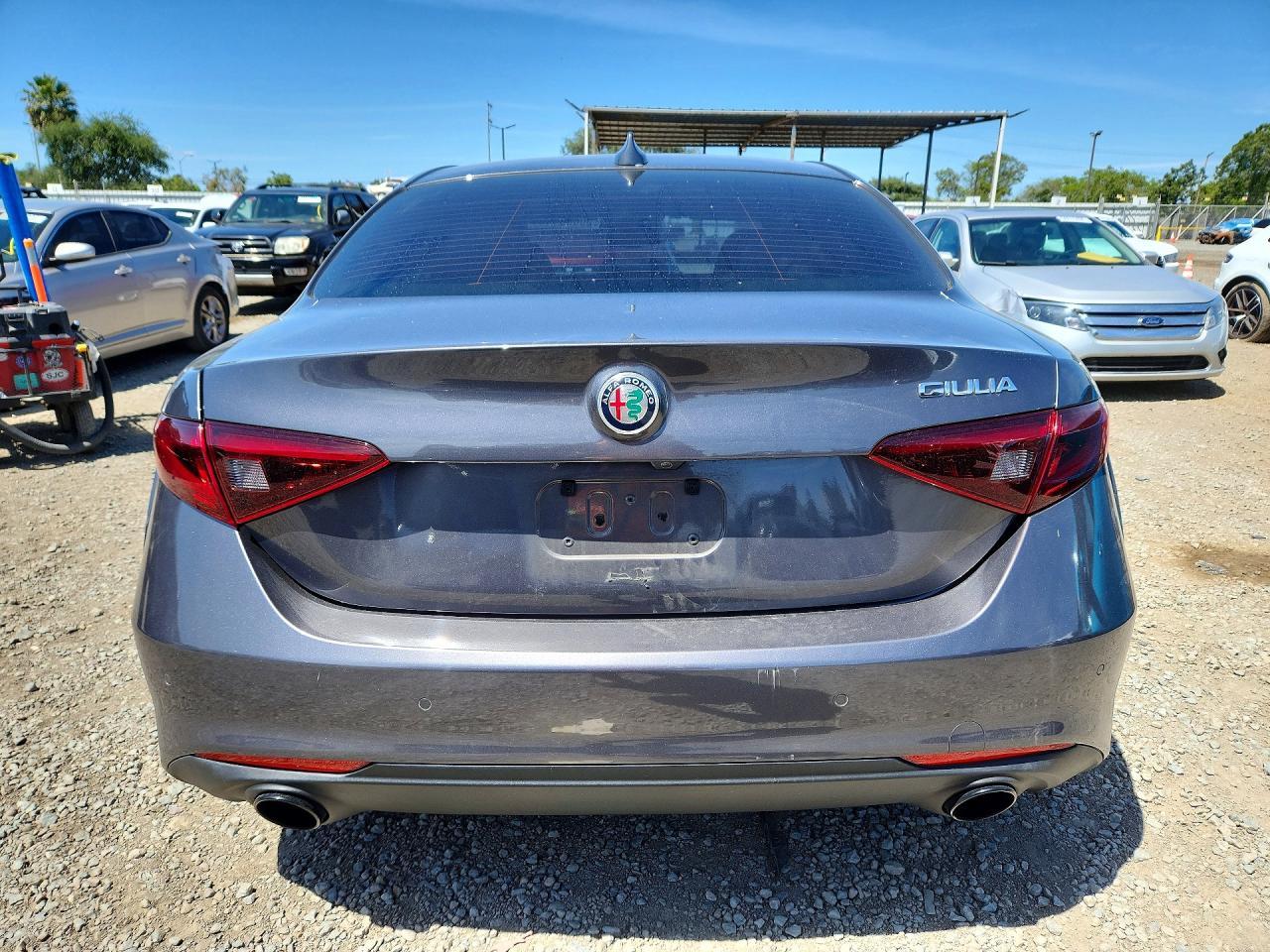 2022 Alfa Romeo Giulia - Image 6