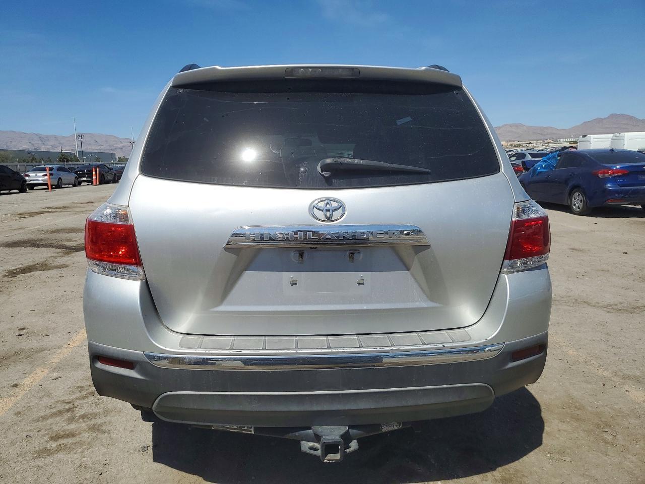 2011 Toyota Highlander Base - Фото 6