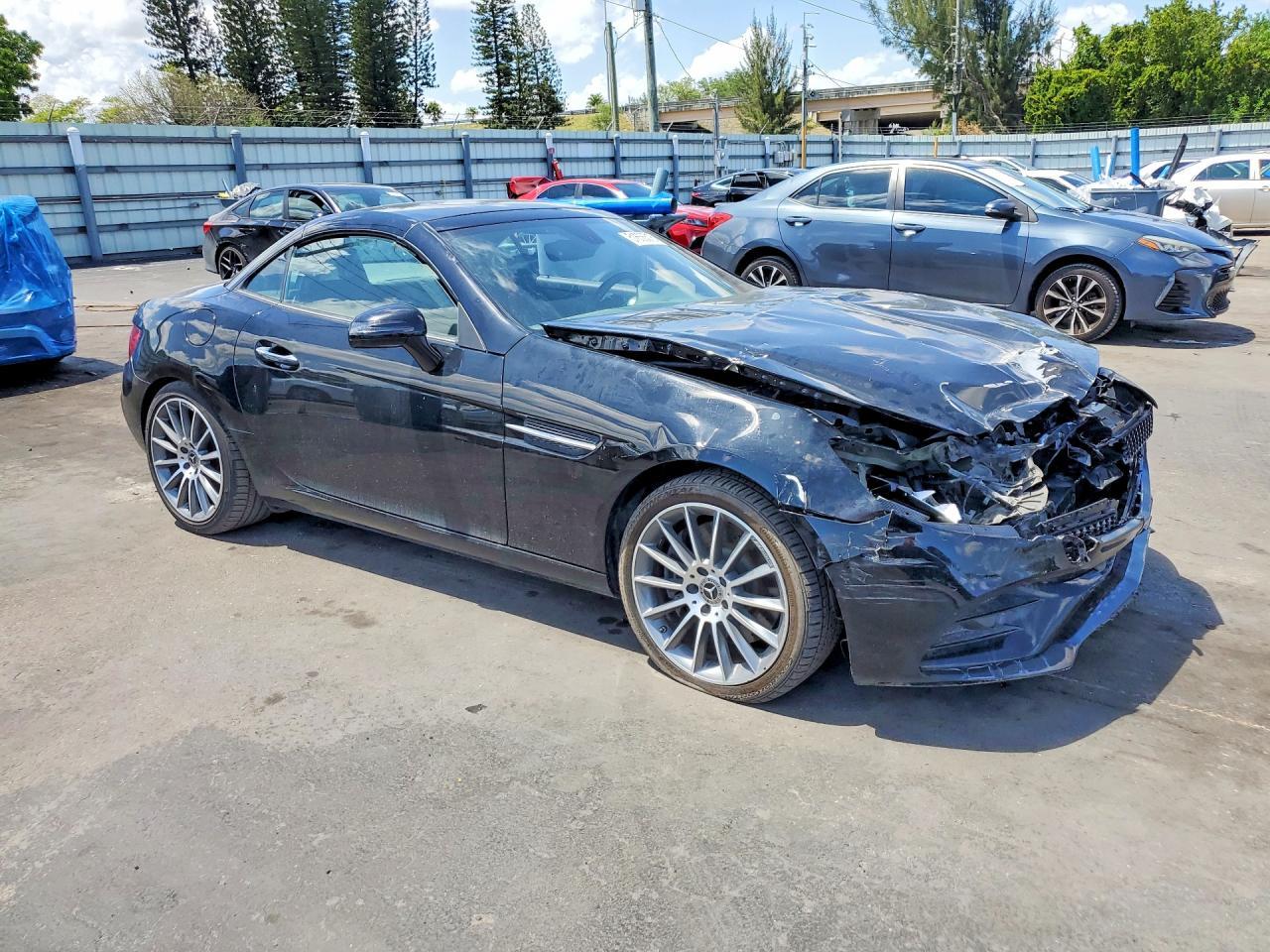 2020 Mercedes-Benz Slc 300 - Фото 4
