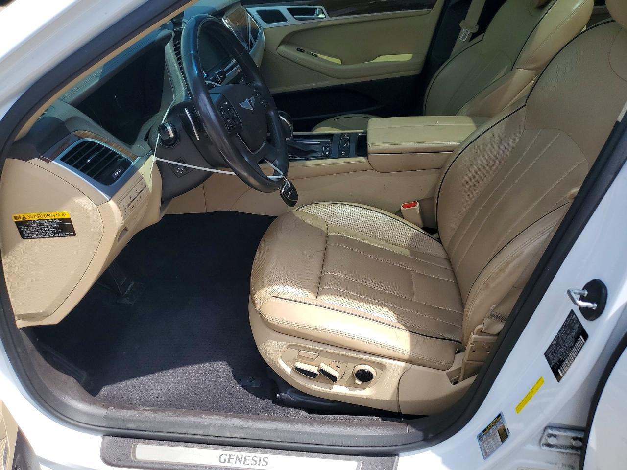 2015 Hyundai Genesis 3.8L - Image 7