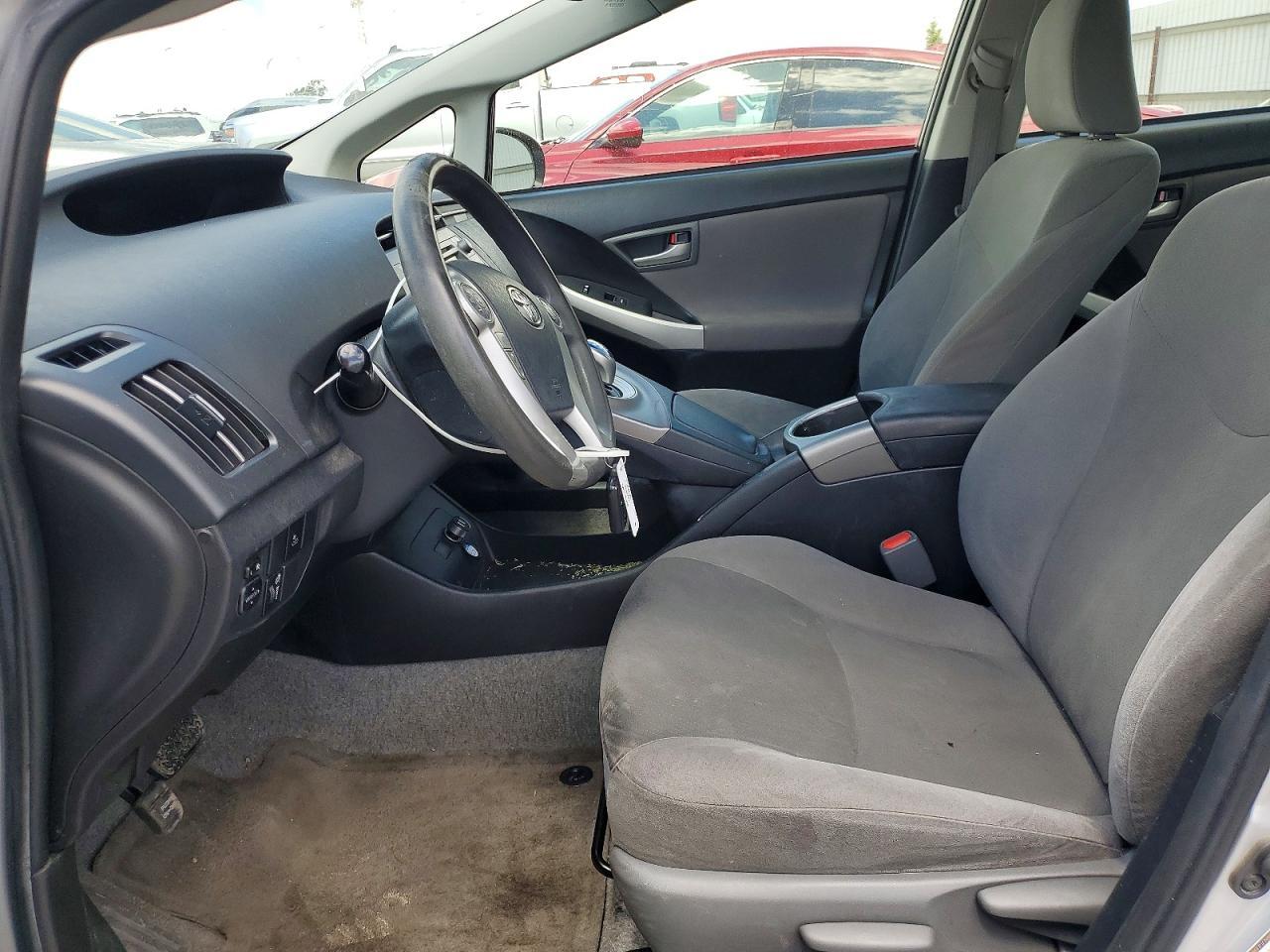 2014 Toyota Prius Three - Image 7
