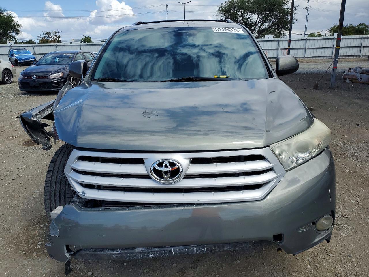 2013 Toyota Highlander Plus - Image 5
