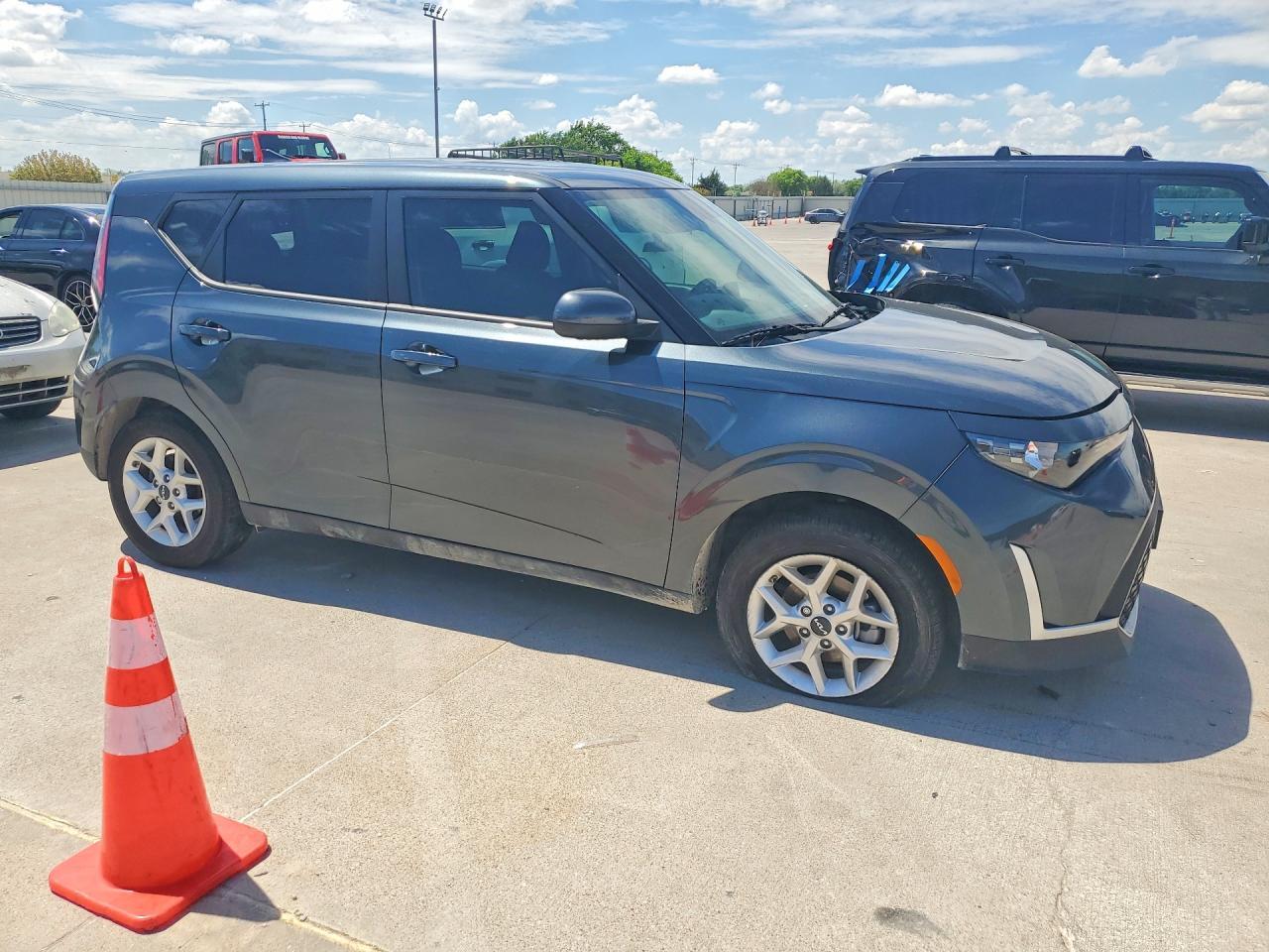 2025 Kia Soul Lx - Image 4