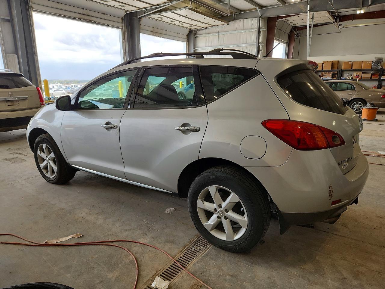 2010 Nissan Murano S - Фото 2
