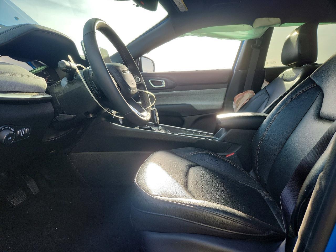 2024 Jeep Compass Latitude Lux - Image 7