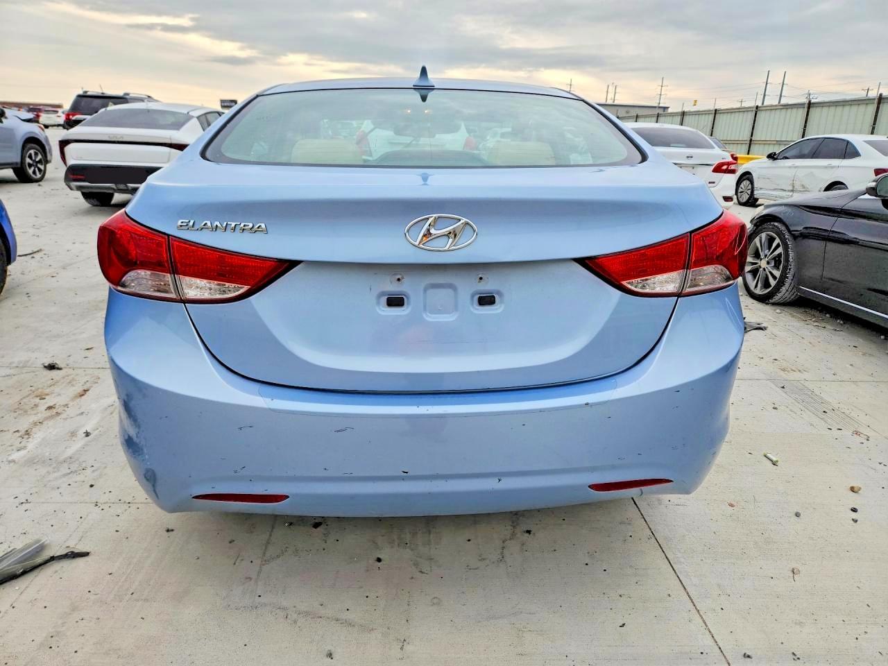2012 Hyundai Elantra Gls - Фото 6