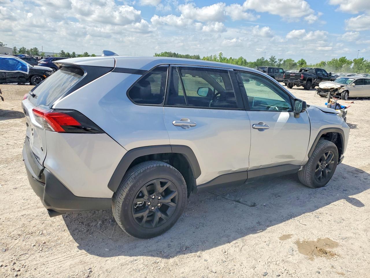 2025 Toyota Rav4 Le - Фото 3