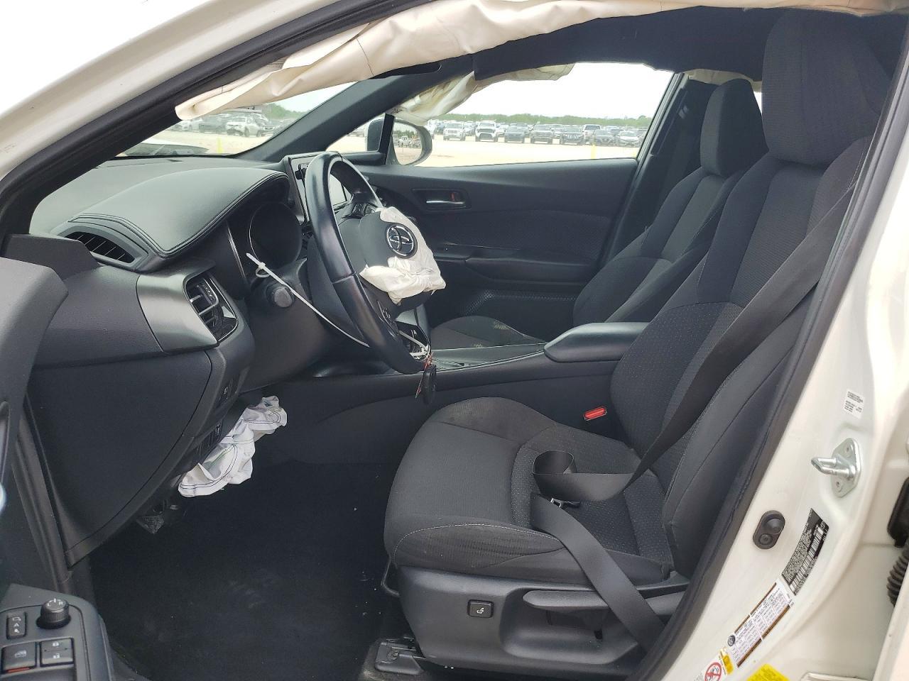 2018 Toyota C-Hr Xle Premium - Image 7