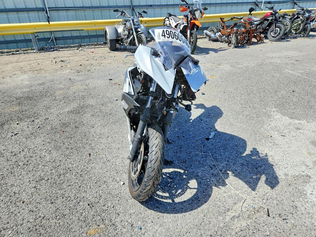 2025 Kawasaki Ex500 - Фото 2