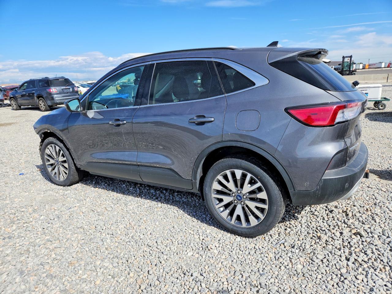 2021 Ford Escape Titanium - Фото 2