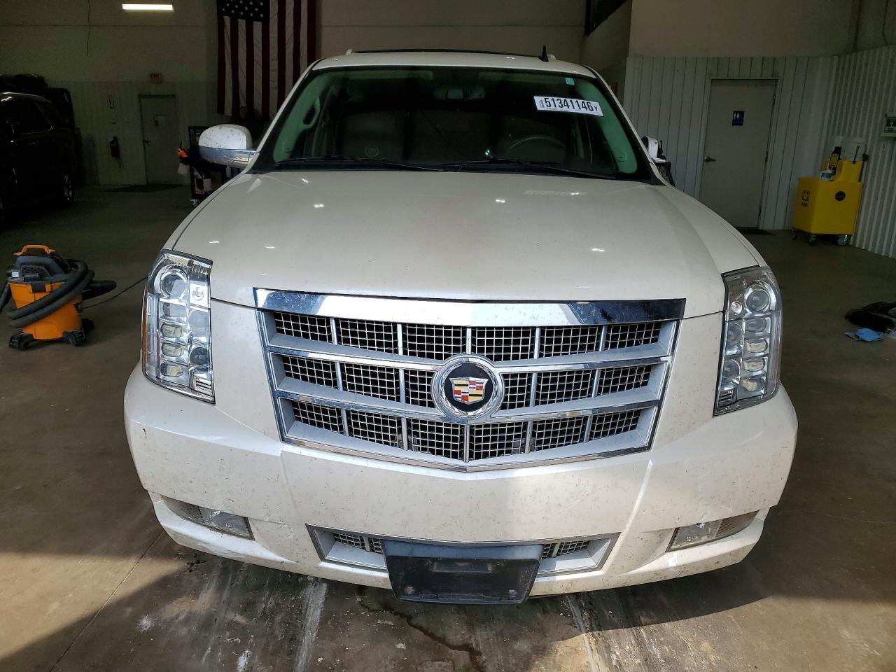 2012 Cadillac Escalade Platinum - Image 5