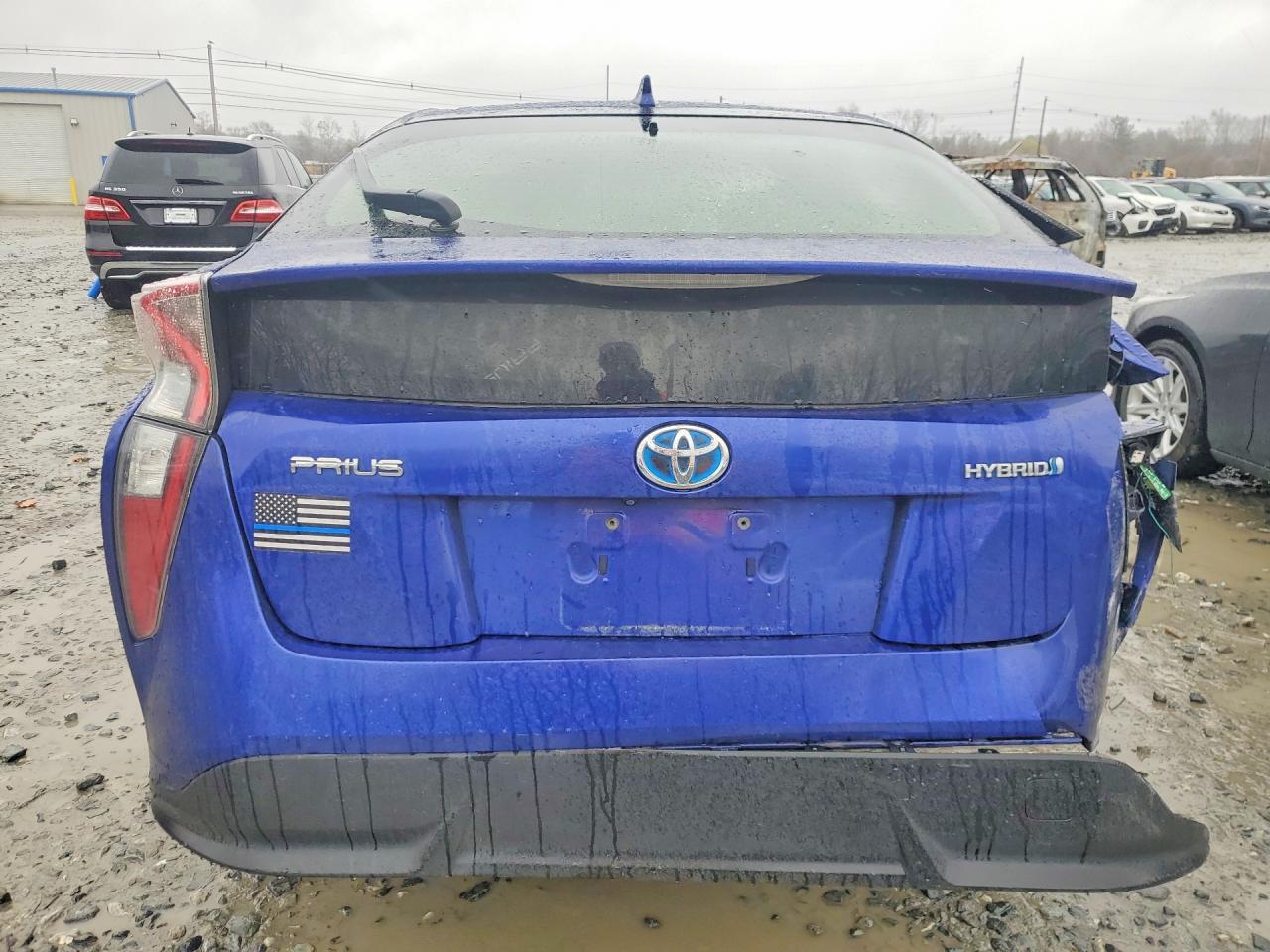 2016 Toyota Prius Three Touring - Image 6