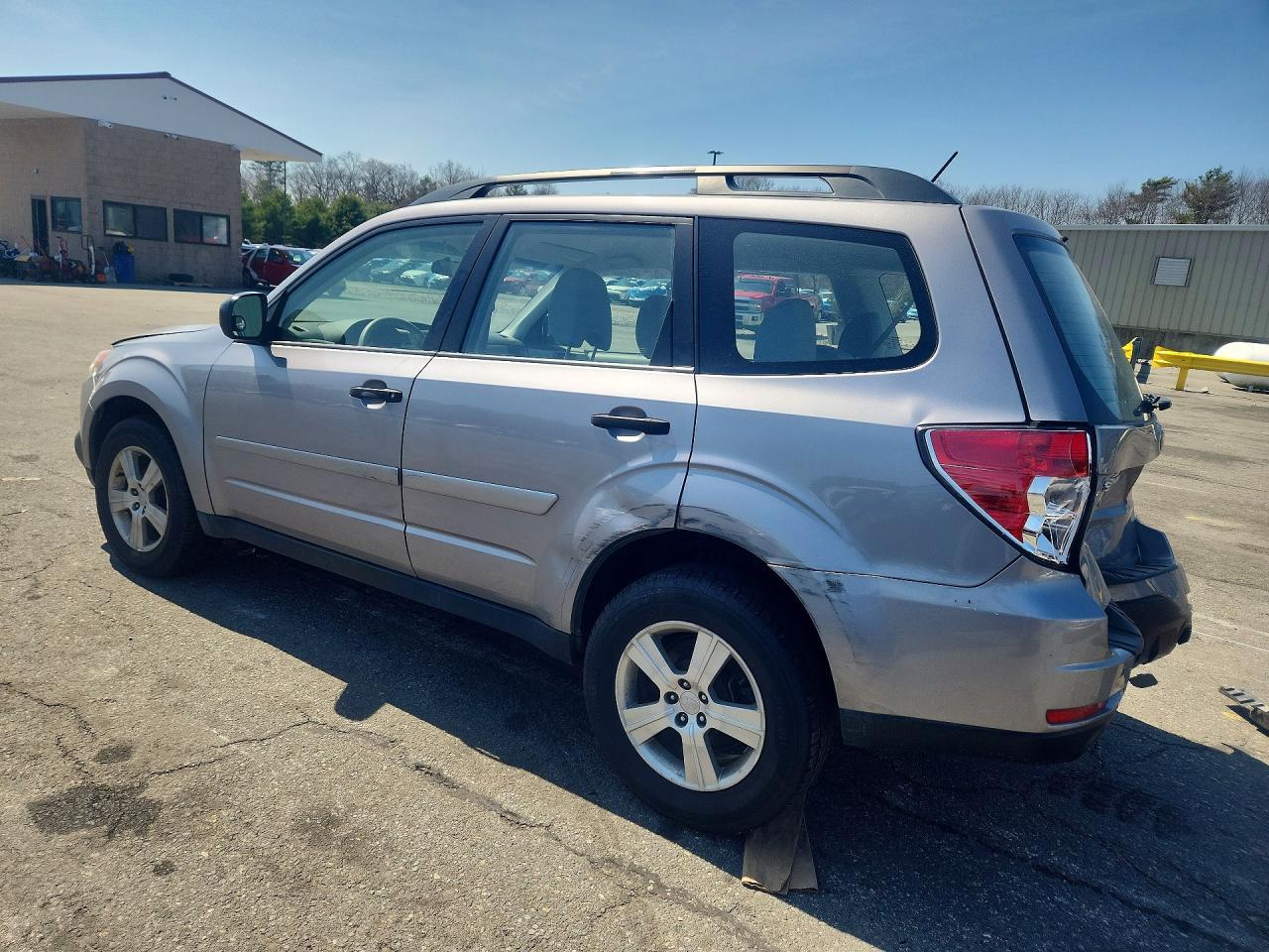 2011 Subaru Forester 2.5X - Фото 2