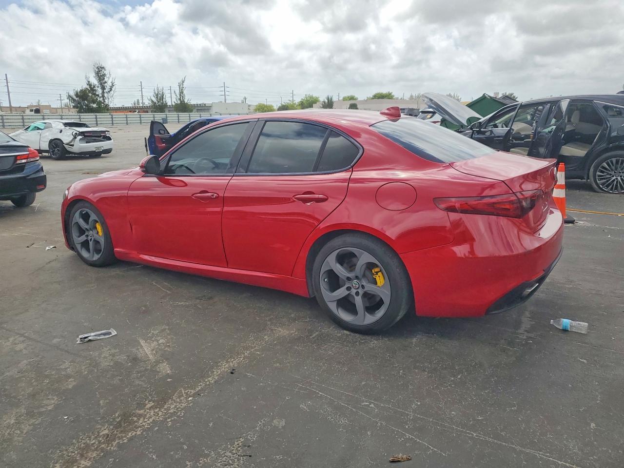 2019 Alfa Romeo Giulia - Фото 2