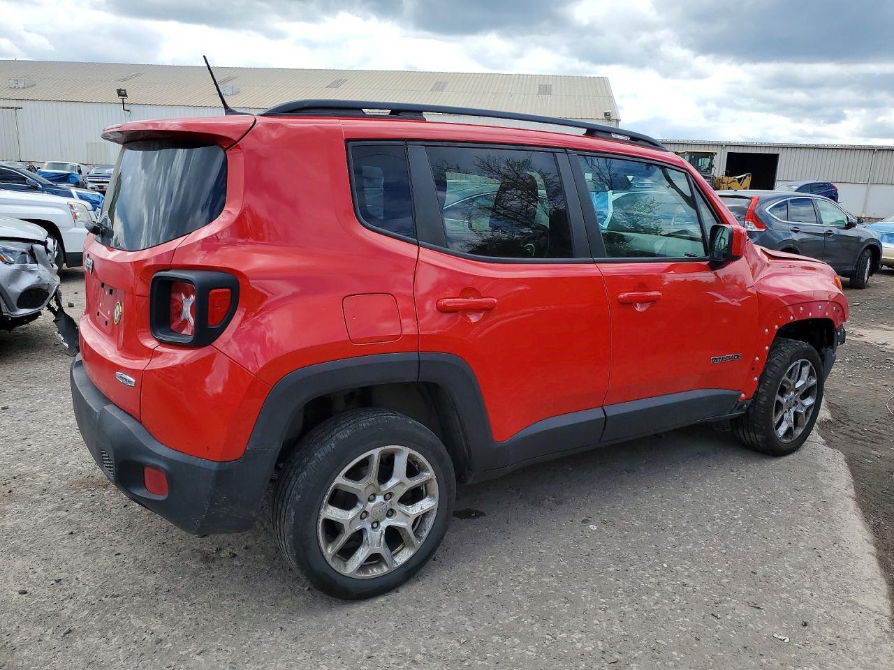 2017 Jeep Renegade Latitude - Image 3