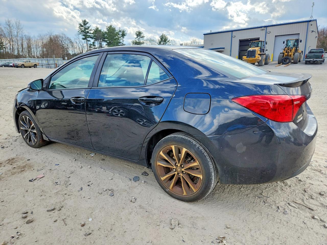2018 Toyota Corolla Se - Image 2