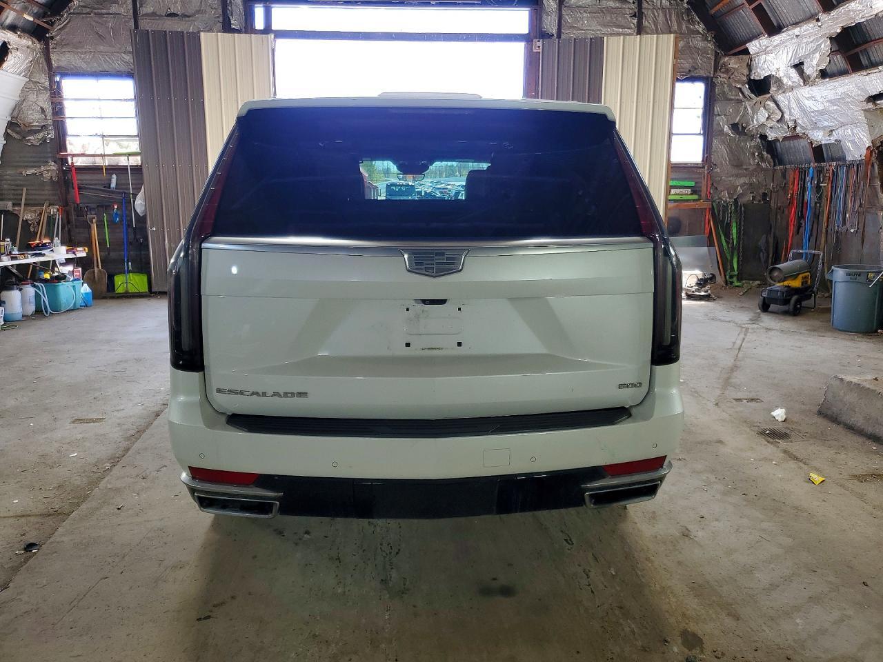 2021 Cadillac Escalade Premium Luxury - Image 6
