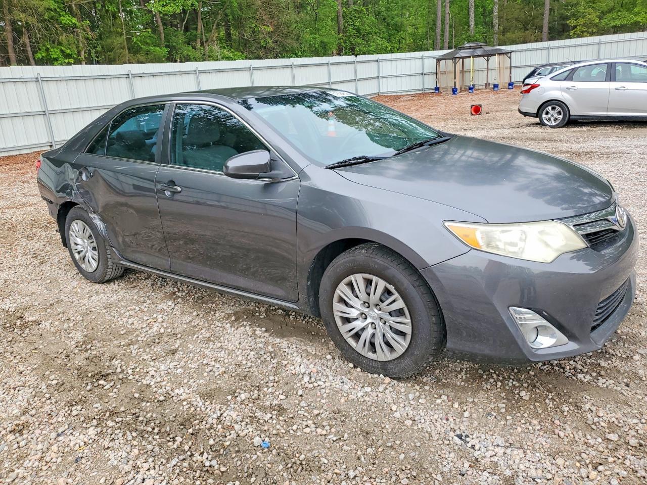2012 Toyota Camry Le - Фото 4